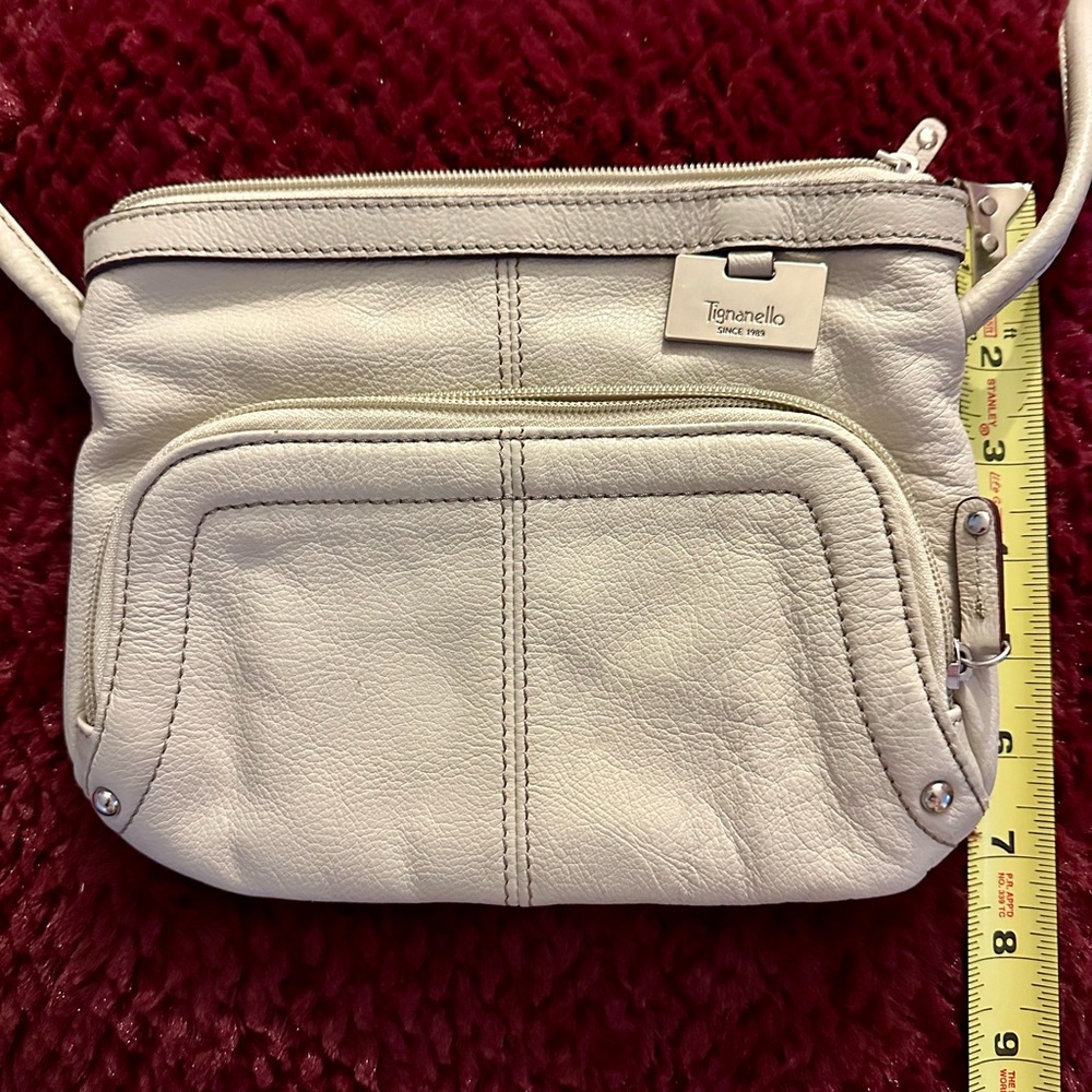 Cream Tignanello bag/crossbody w/built in wallet EUC